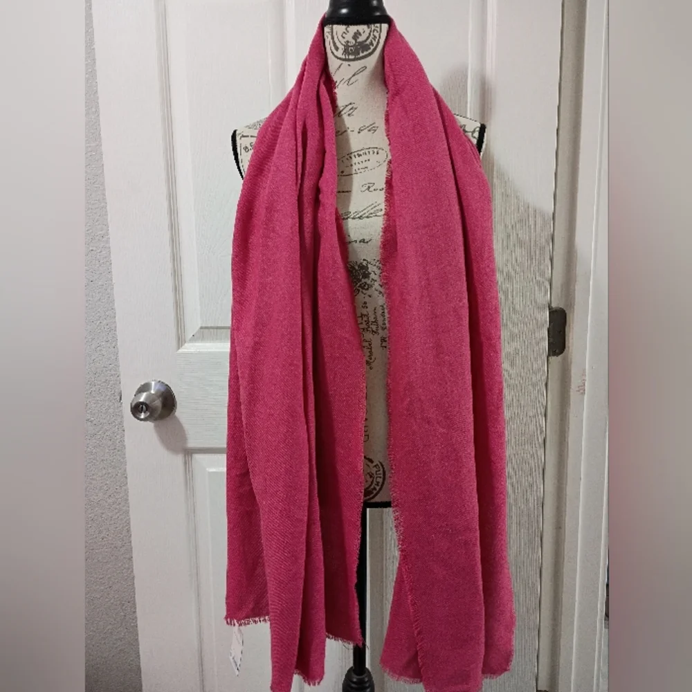 LC Lauren Conrad Pink / Light Mauve Fringed Scarf / Wrap